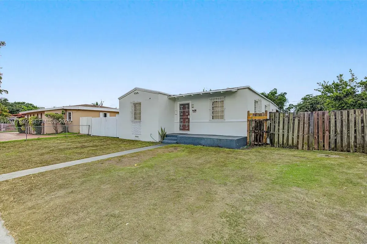 3940 NW 2nd St, Miami FL 33126