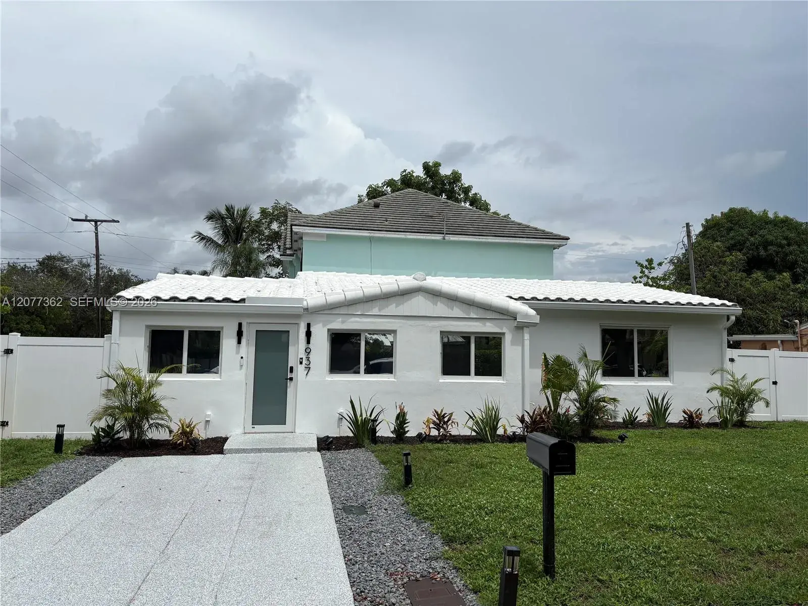 3 bedroom 1 bath Residential Lease for rent at 937 SW 18th Ct, Fort Lauderdale FL 33315