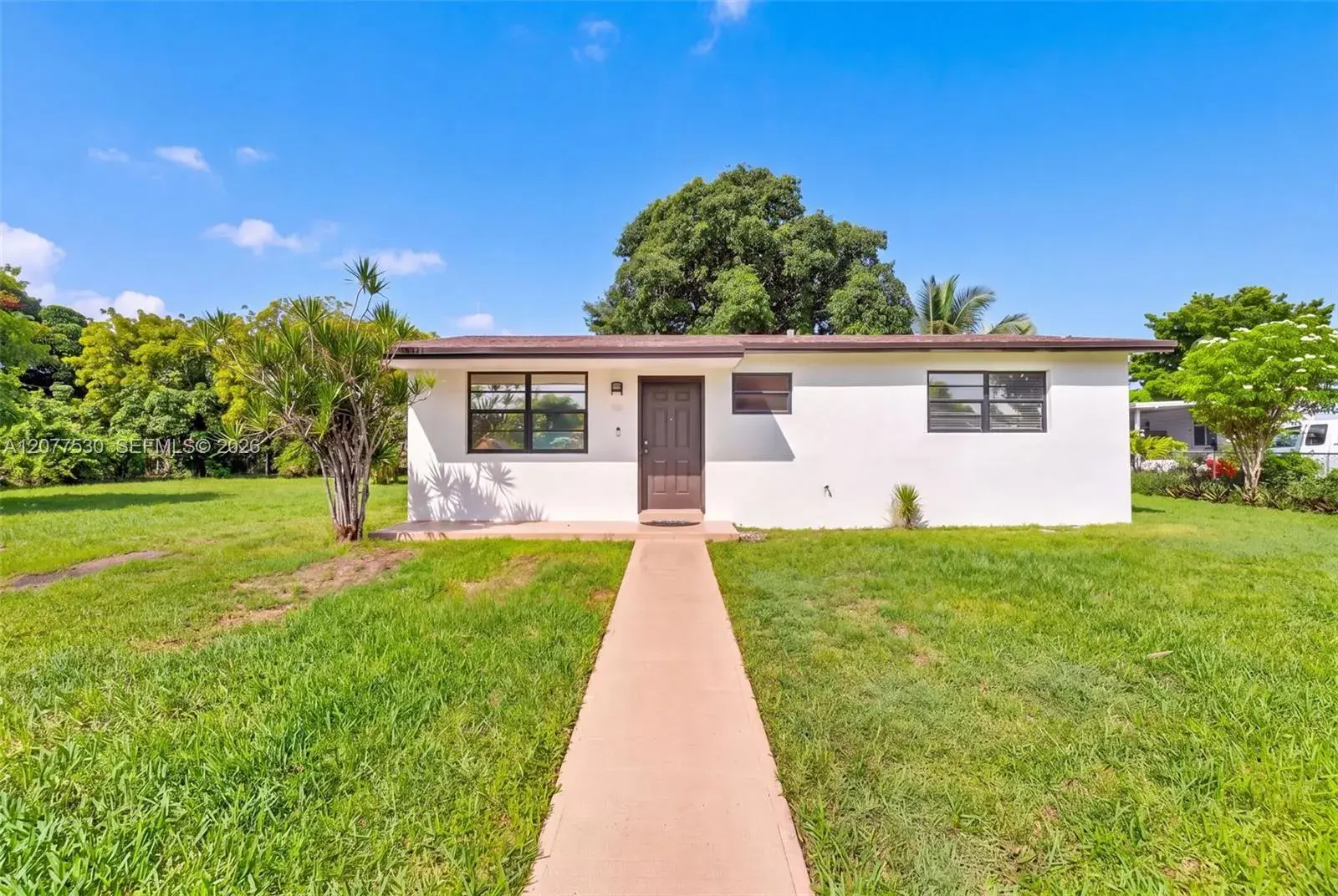 2 bedroom 1 bath Residential for sale at 19721 SW 114th Ct, Miami FL 33157