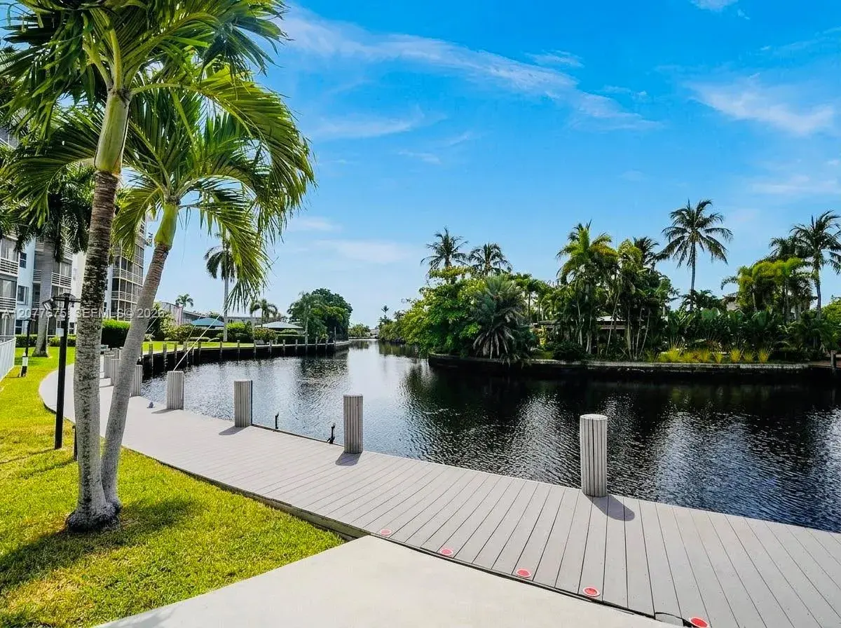 2 bedroom 2 bath Residential for sale at 2970 NE 16th Ave # 214, Oakland Park FL 33334