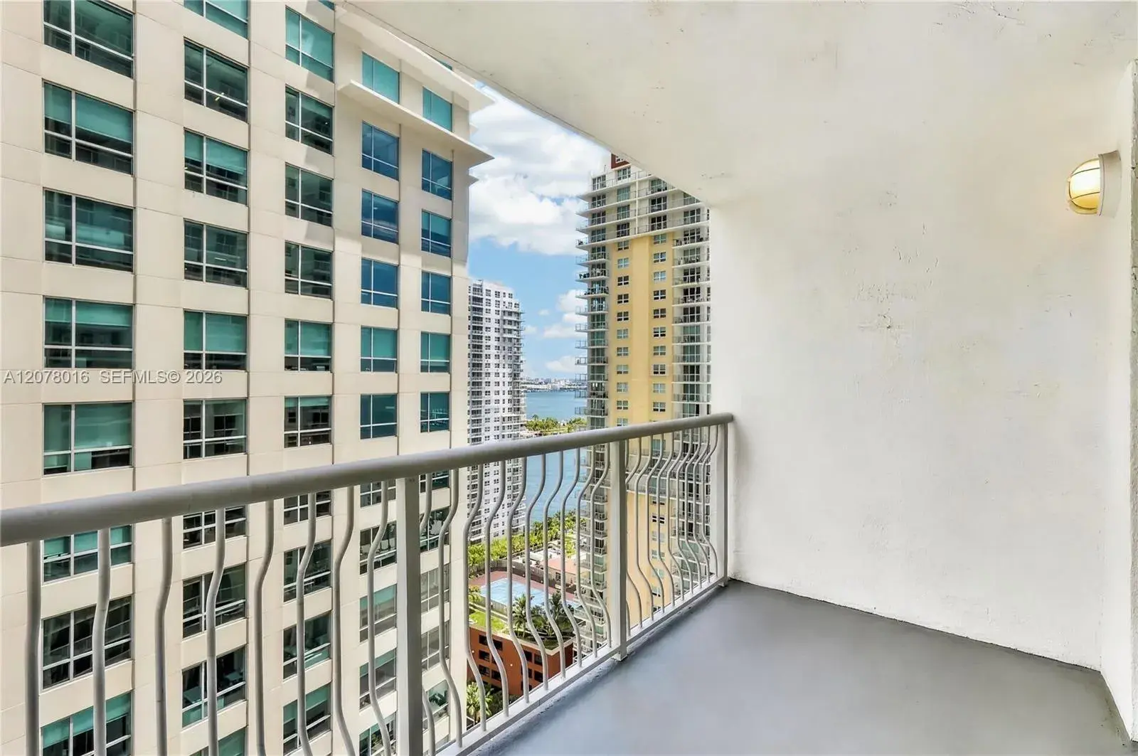 1 bath Residential for sale at 1200 Brickell Bay Dr # 2510, Miami FL 33131