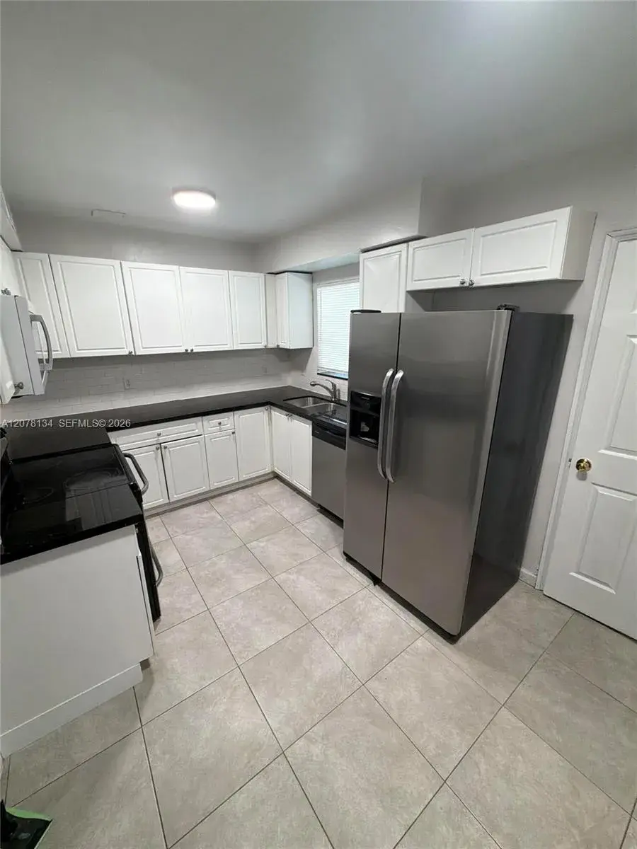 942 NW 11th Ct, Fort Lauderdale FL 33311