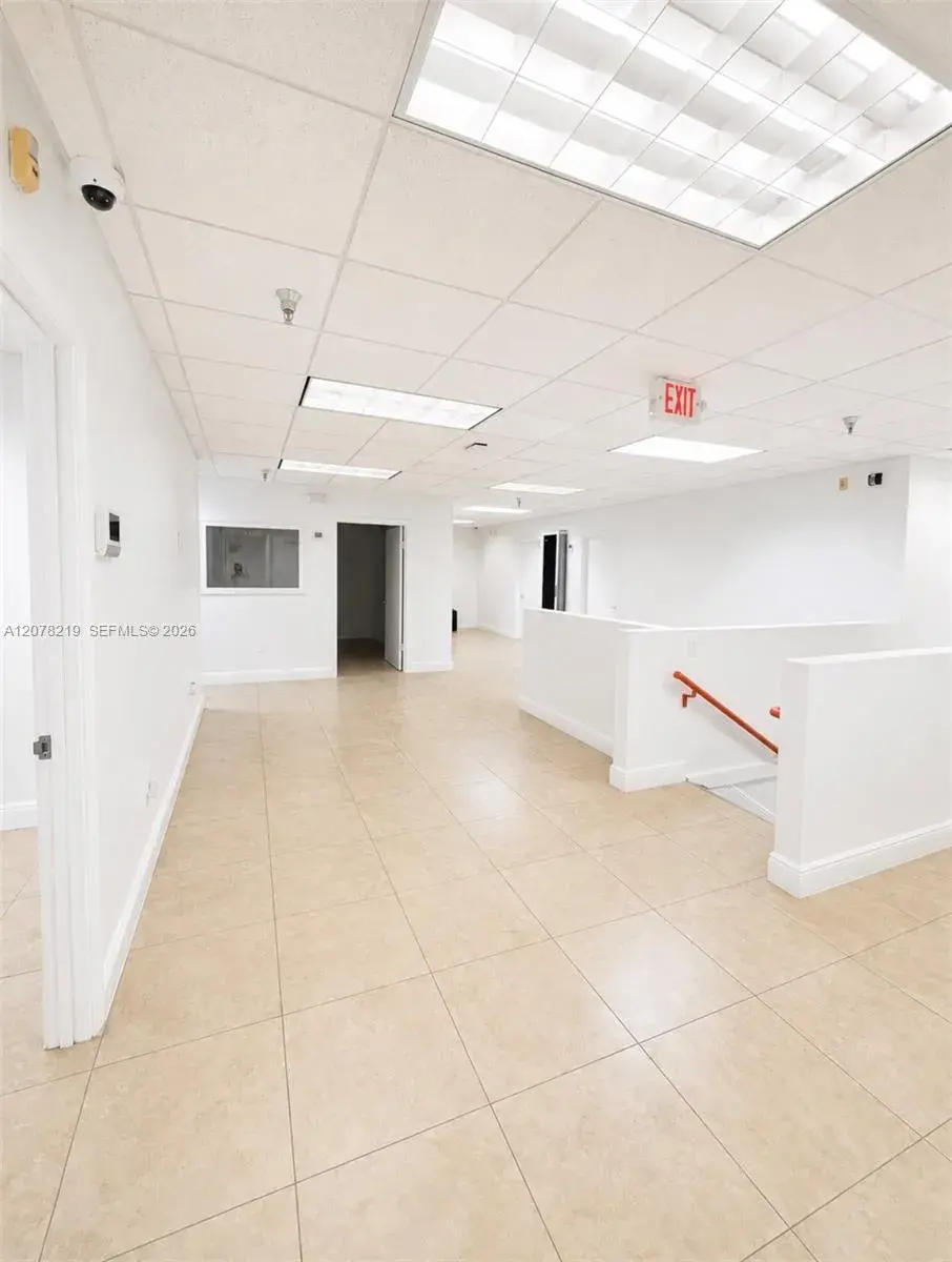 2250 NW 102nd Pl, Doral FL 33172