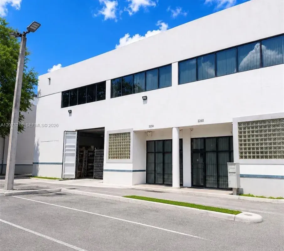 2250 NW 102nd Pl, Doral FL 33172
