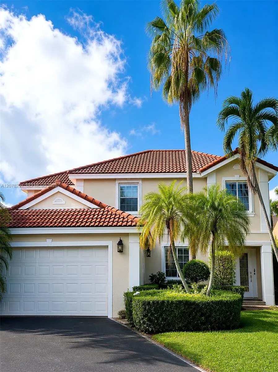 3 bedroom 2 bath Residential for sale at 14719 SW 44th Ln, Miami FL 33185