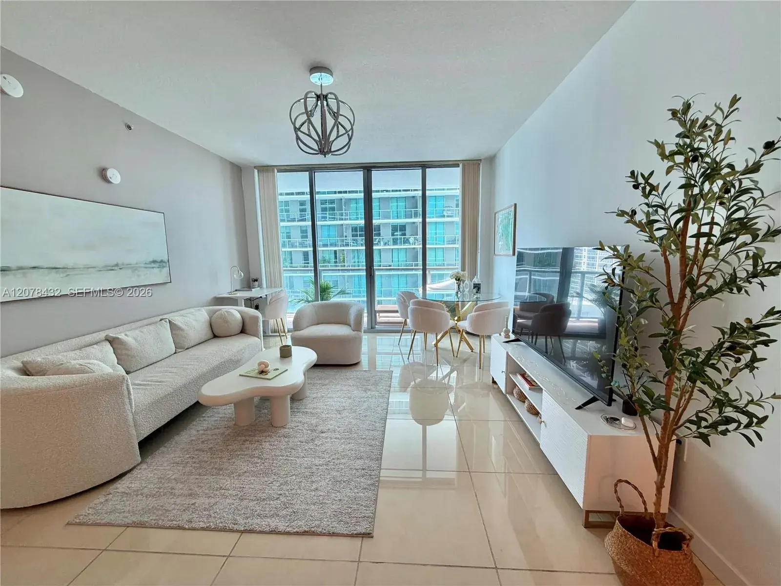 1 bedroom 1 bath Residential for sale at 1111 SW 1st Ave, Miami FL 33130