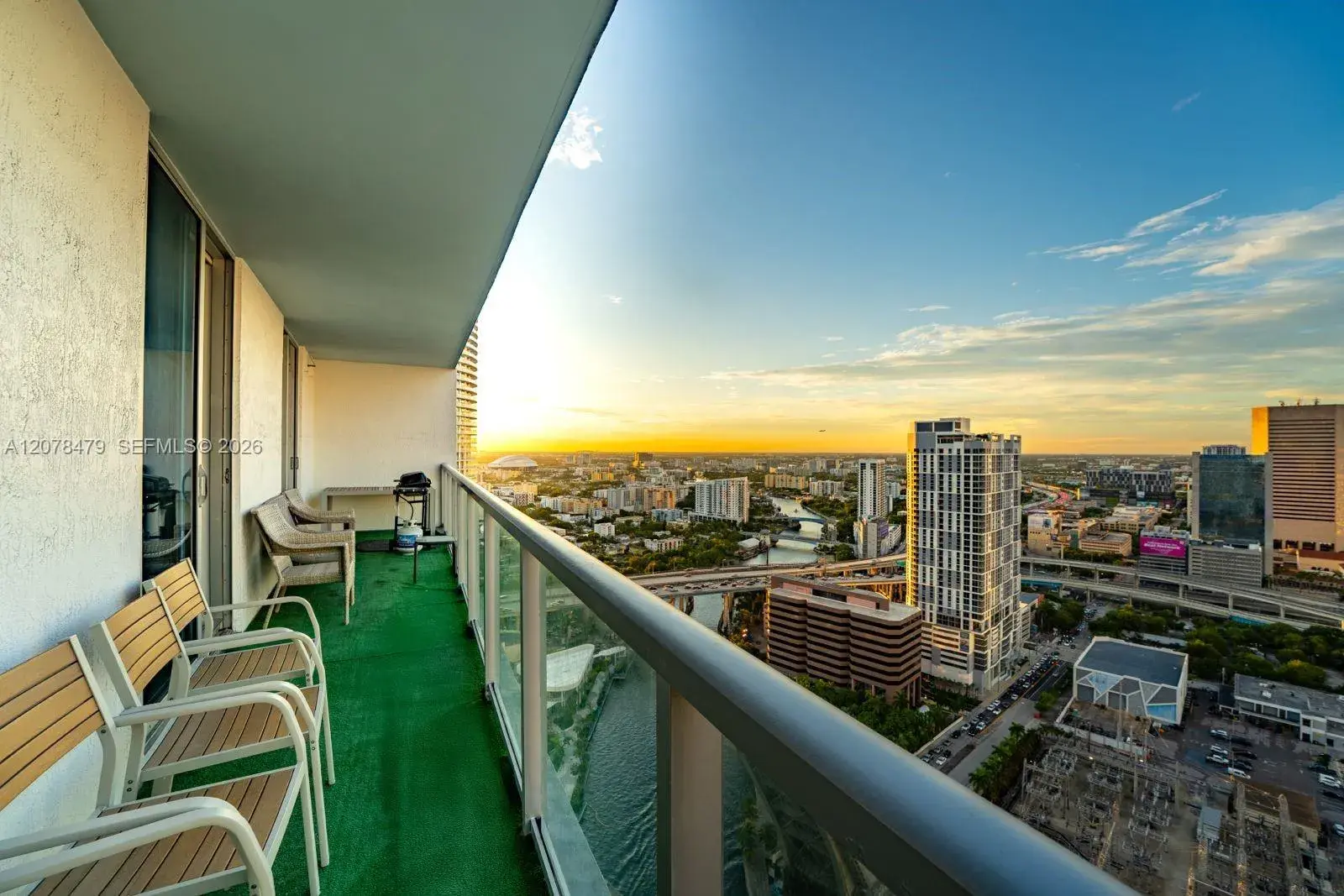 2 bedroom 2 bath Residential for sale at 185 SW 7th St # 3609, Miami FL 33130
