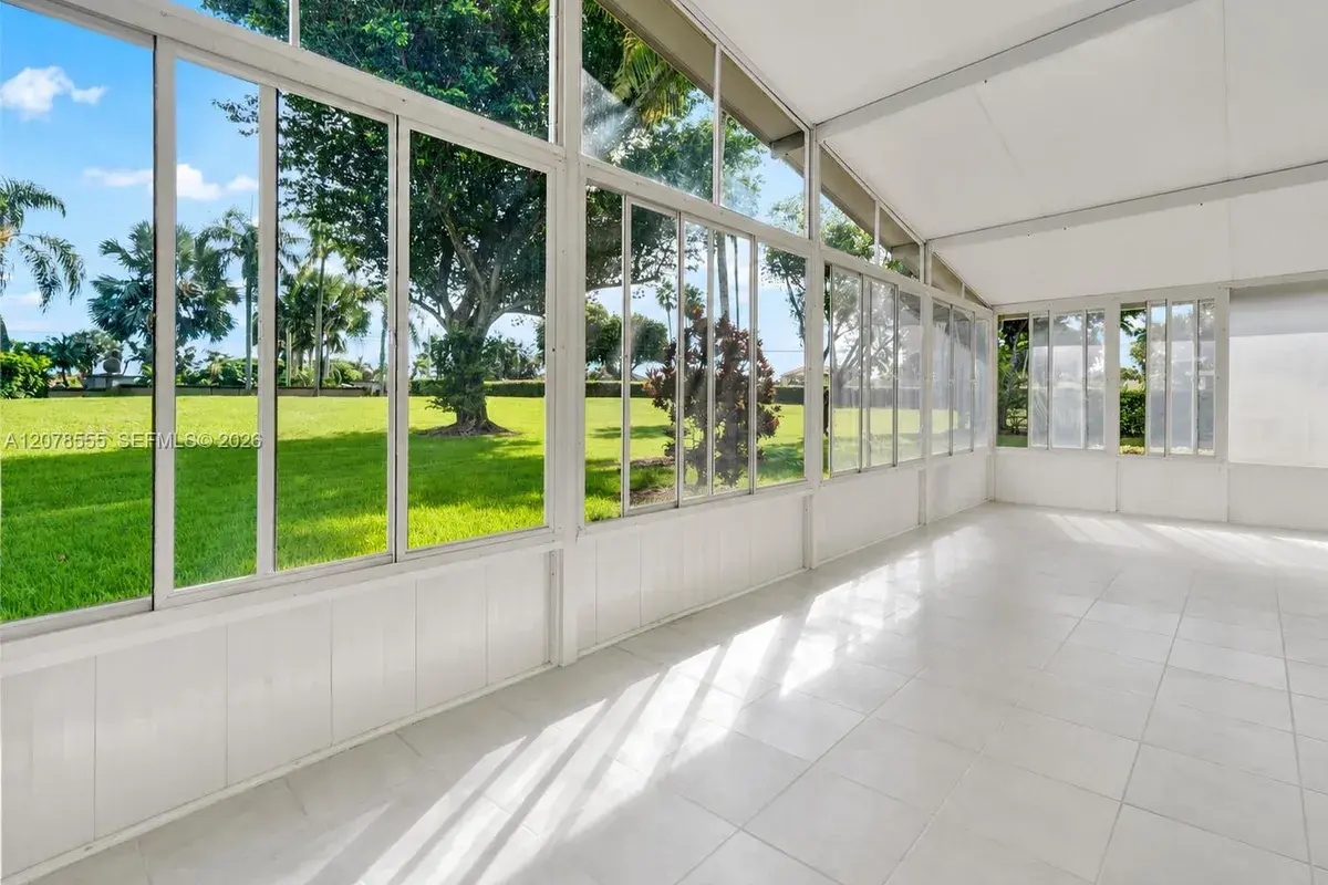 527 SE 27th Dr, Homestead FL 33033