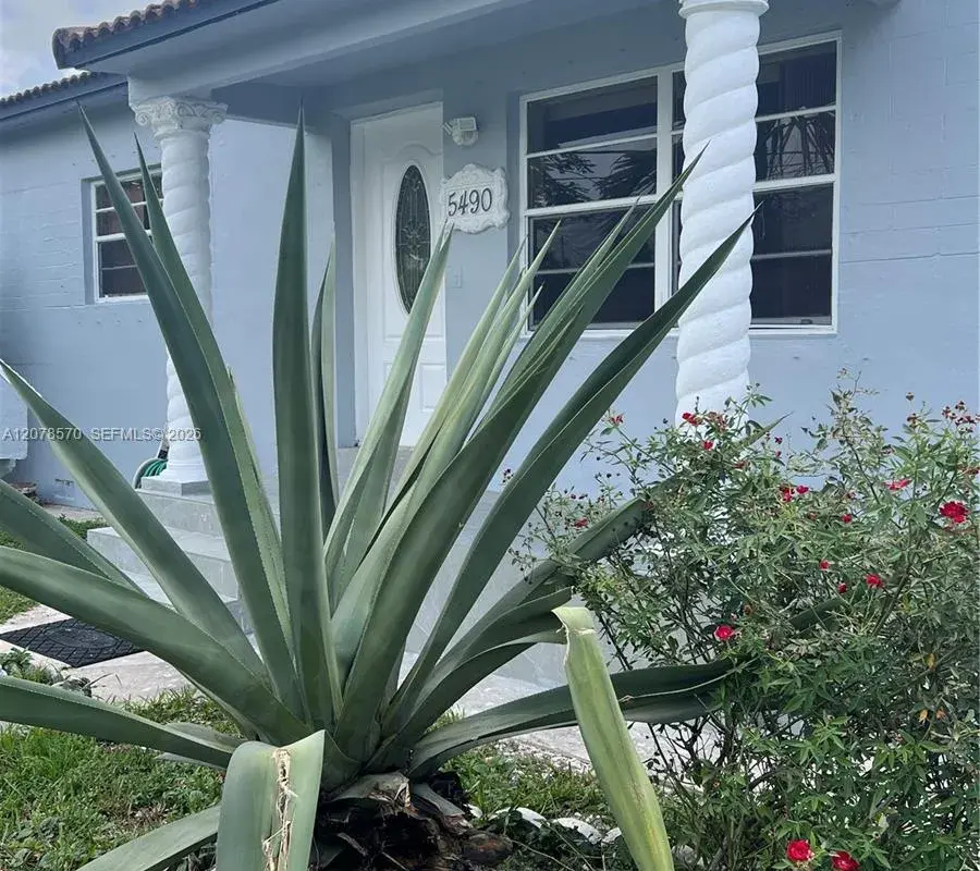 5490 W 2nd Ave, Hialeah FL 33012