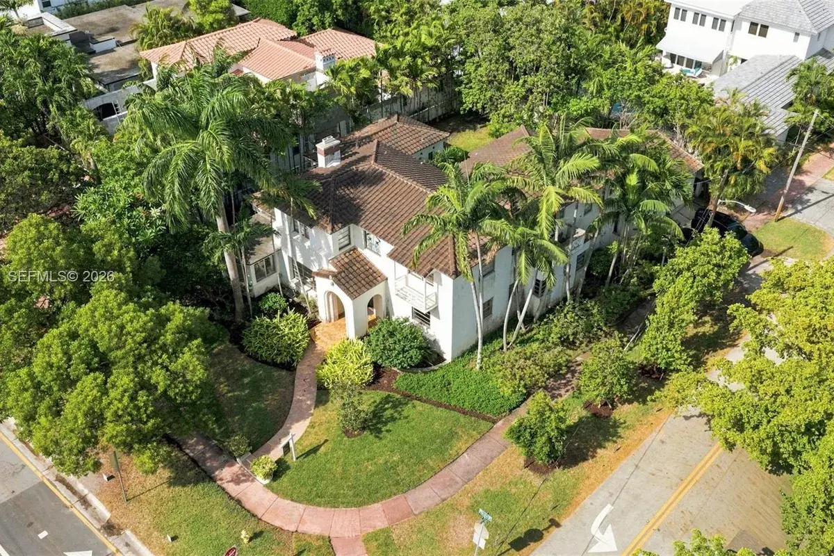 5680 Pine Tree Dr, Miami Beach FL 33140