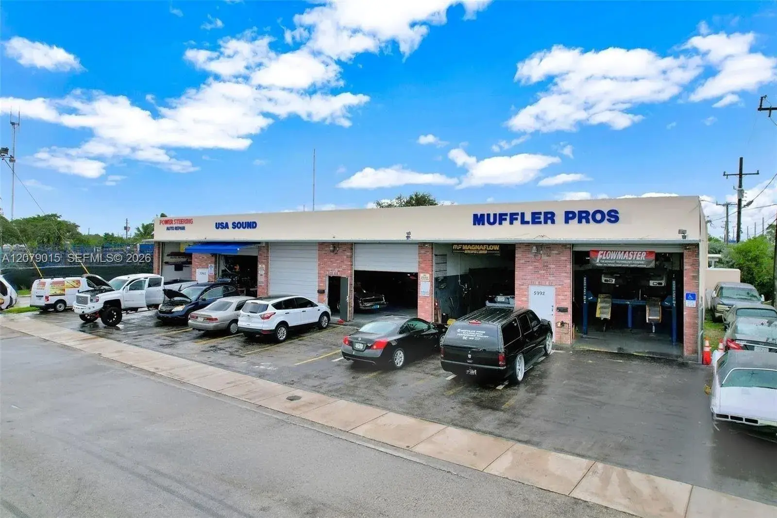 5960 SW 23rd St, West Park FL 33023
