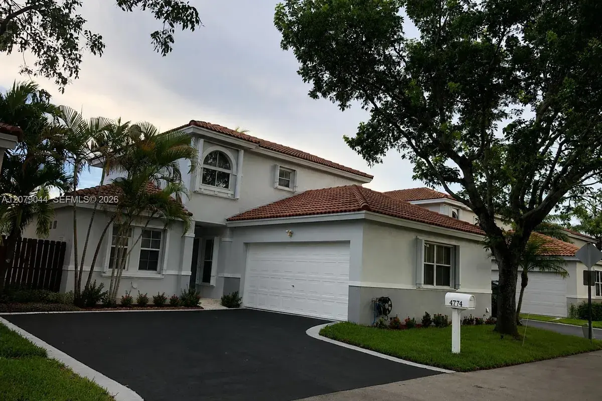 4774 NW 5th Pl, Coconut Creek FL 33063