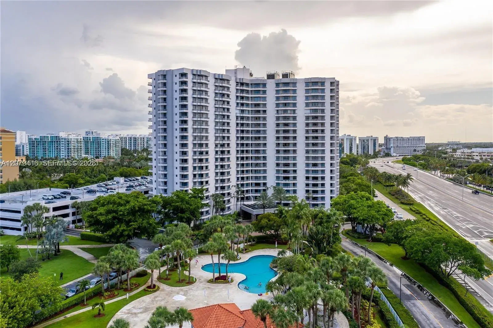 2 bedroom 2 bath Residential Lease for rent at 3300 NE 191st St # 1615, Aventura FL 33180