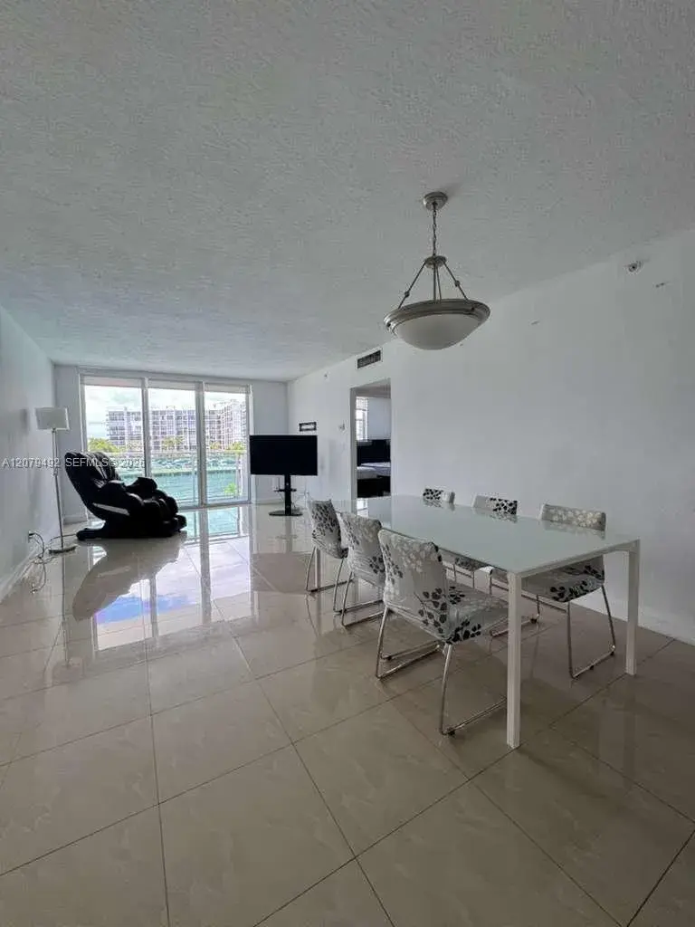 3000 S Ocean Dr # 200, Hollywood FL 33019
