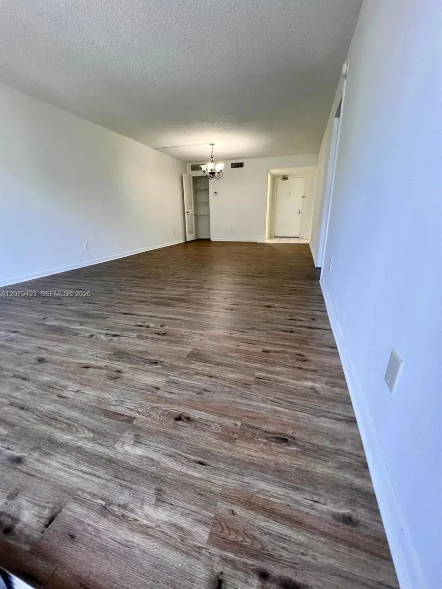 700 NW 214th St # 411, Miami Gardens FL 33169