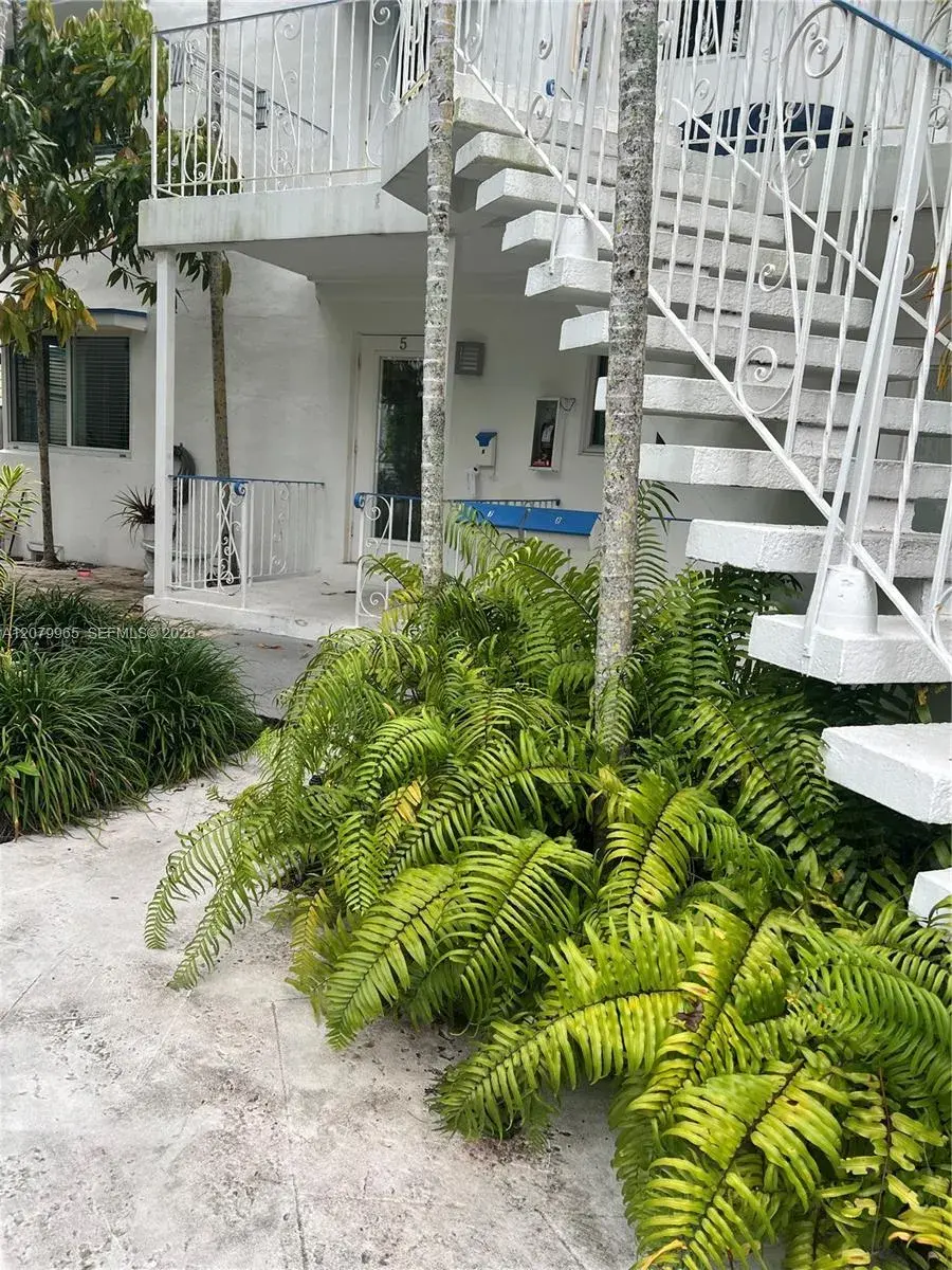 1 bedroom 1 bath Residential Lease for rent at 225 SE 16th Ave # 5, Fort Lauderdale FL 33301