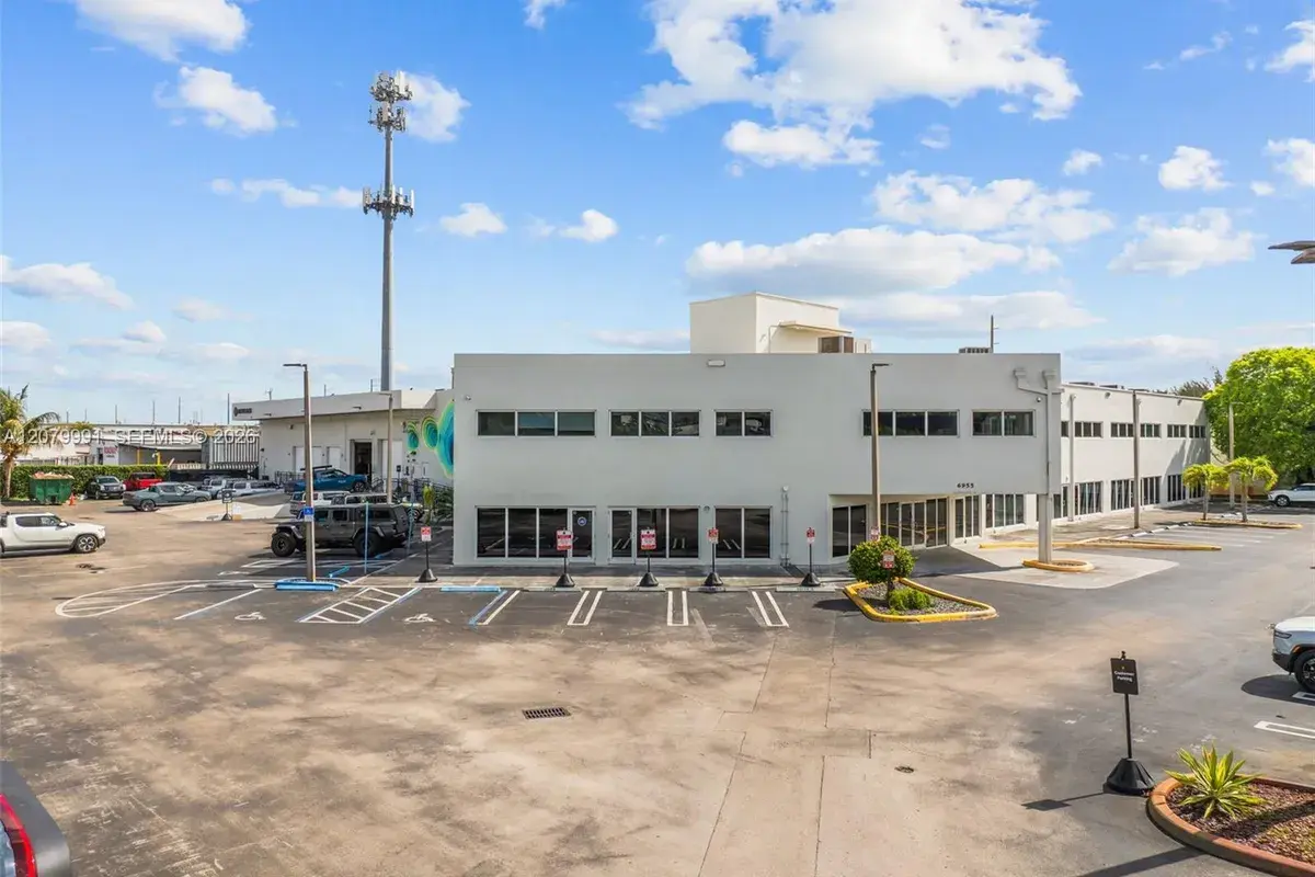 6955 NW 52nd St, Miami FL 33166