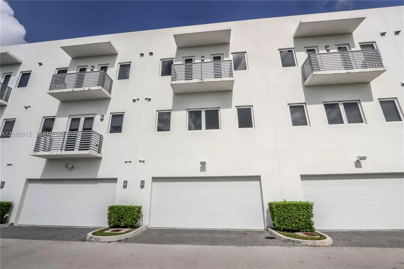 3340 NW 91st Ave, Doral FL 33172