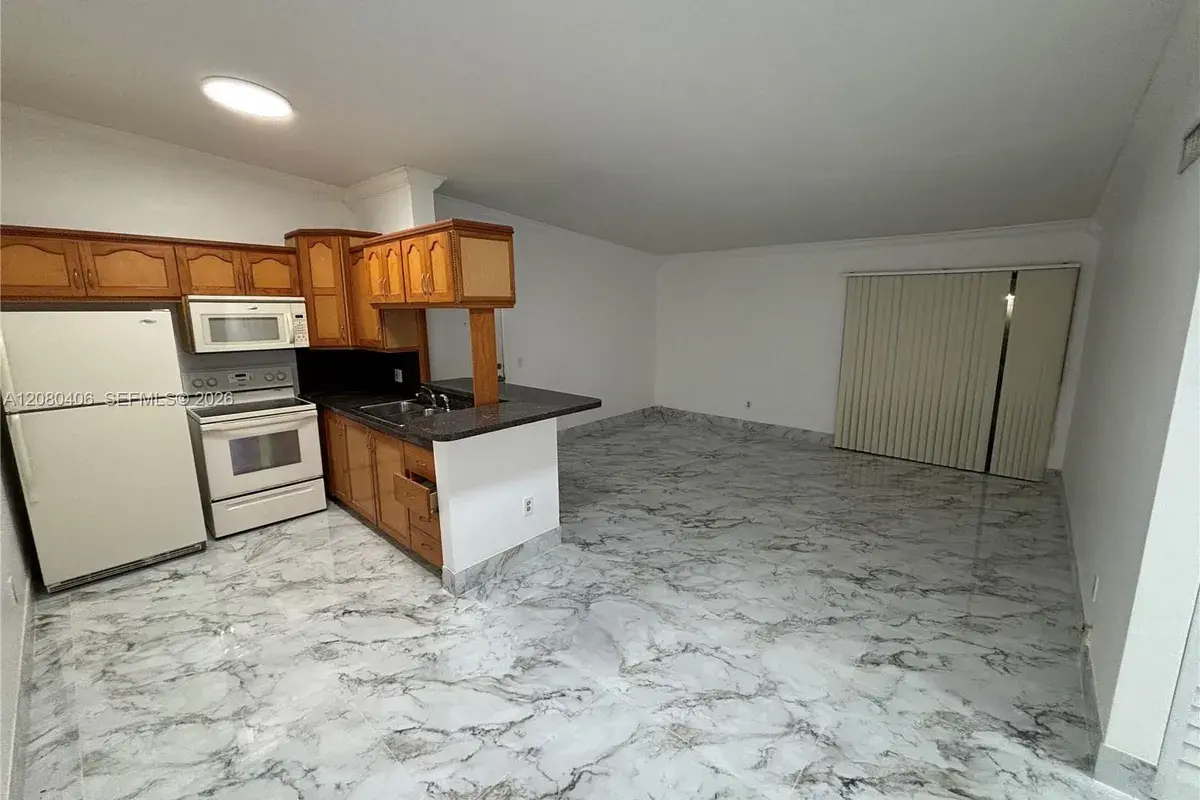 9733 Hammocks Blvd # 201C, Miami FL 33196