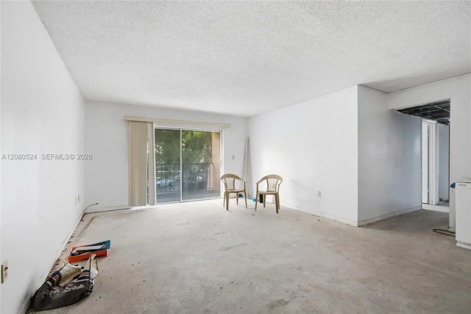 13701 Kendale Lakes Cir # 207, Miami FL 33183