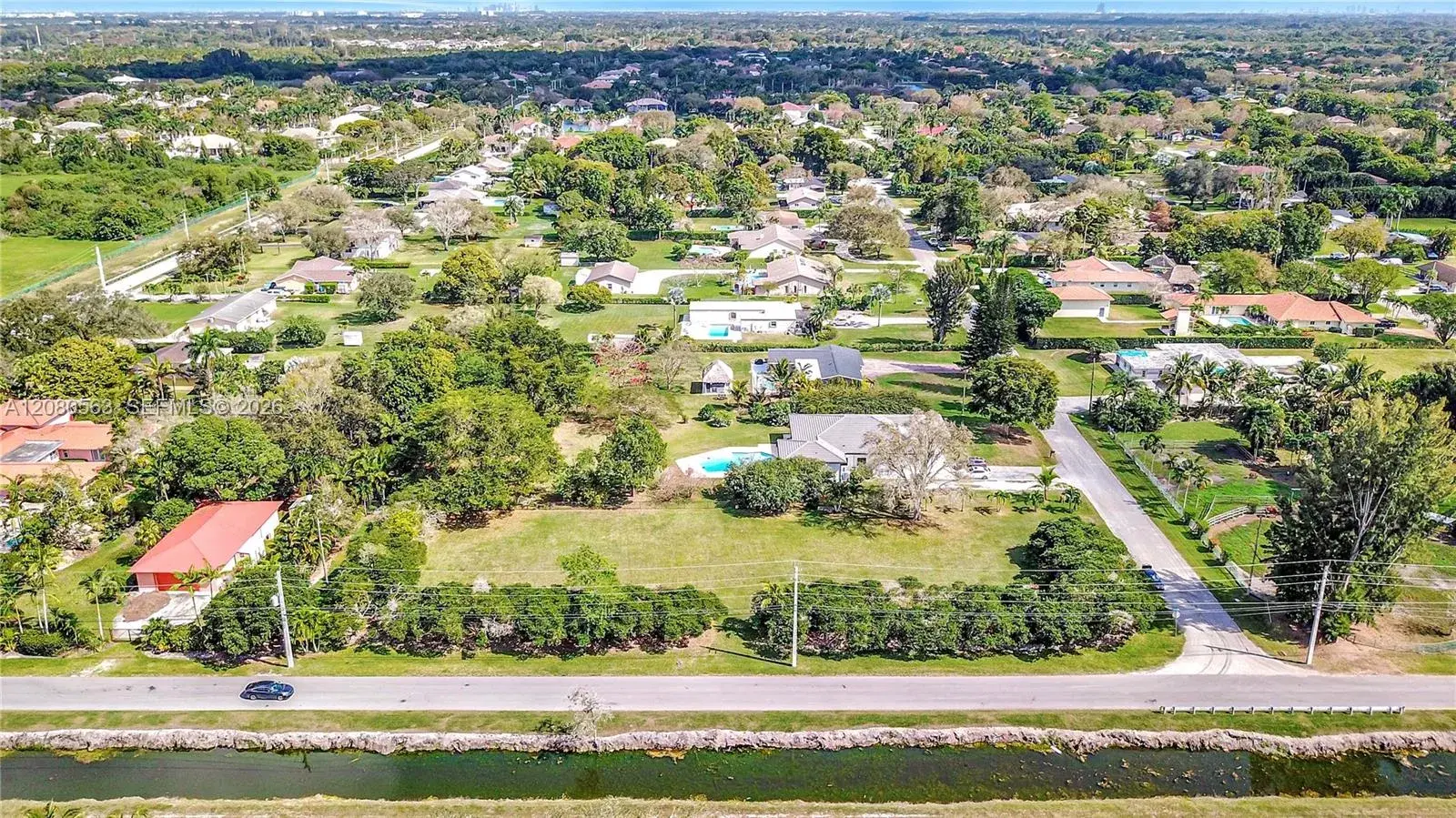 28 SW Street, Davie FL 33330