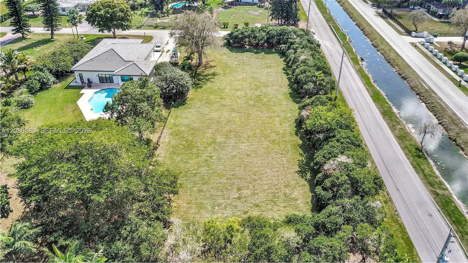 28 SW Street, Davie FL 33330