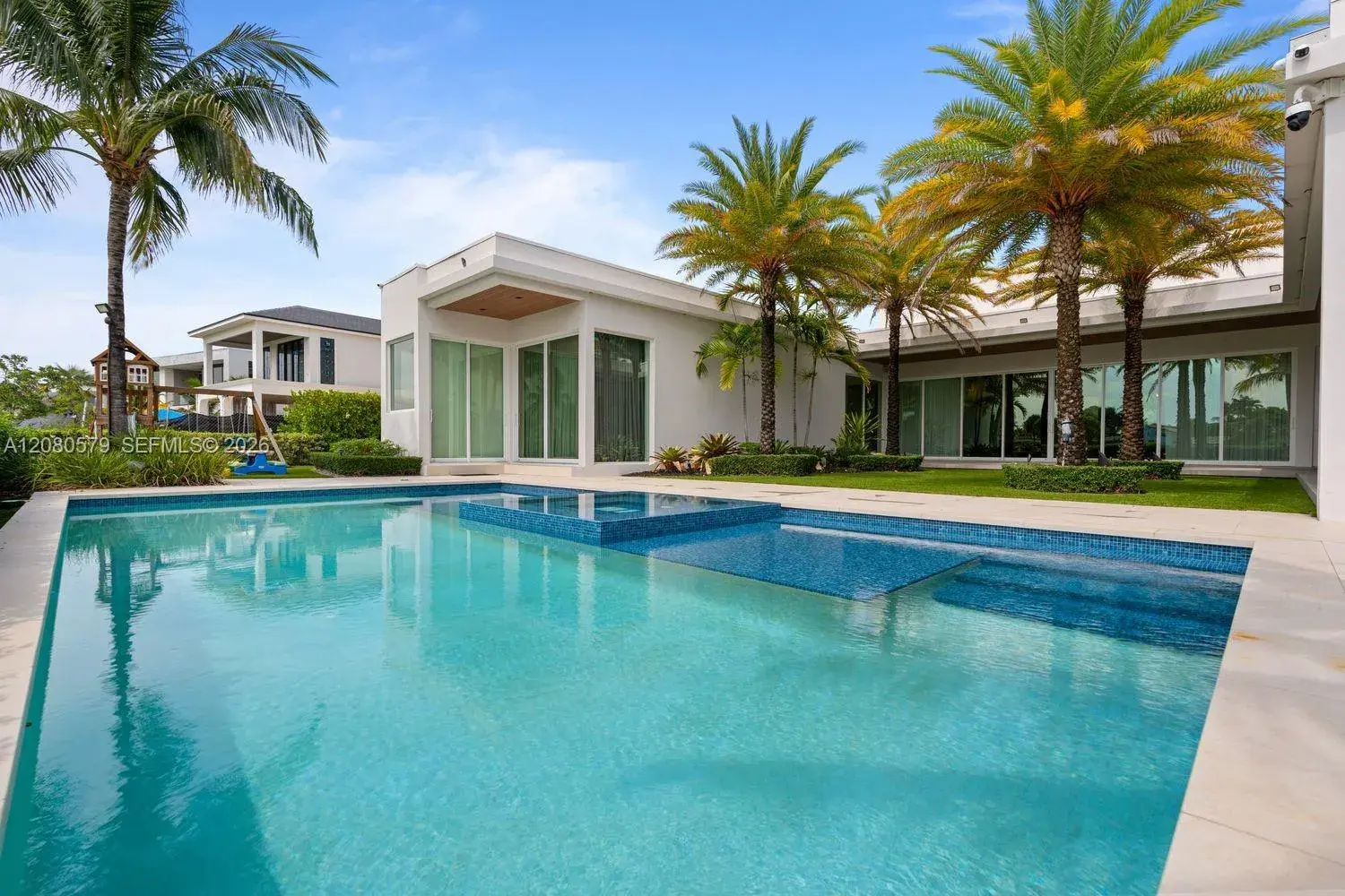 3939 Country Club Ln, Fort Lauderdale FL 33308