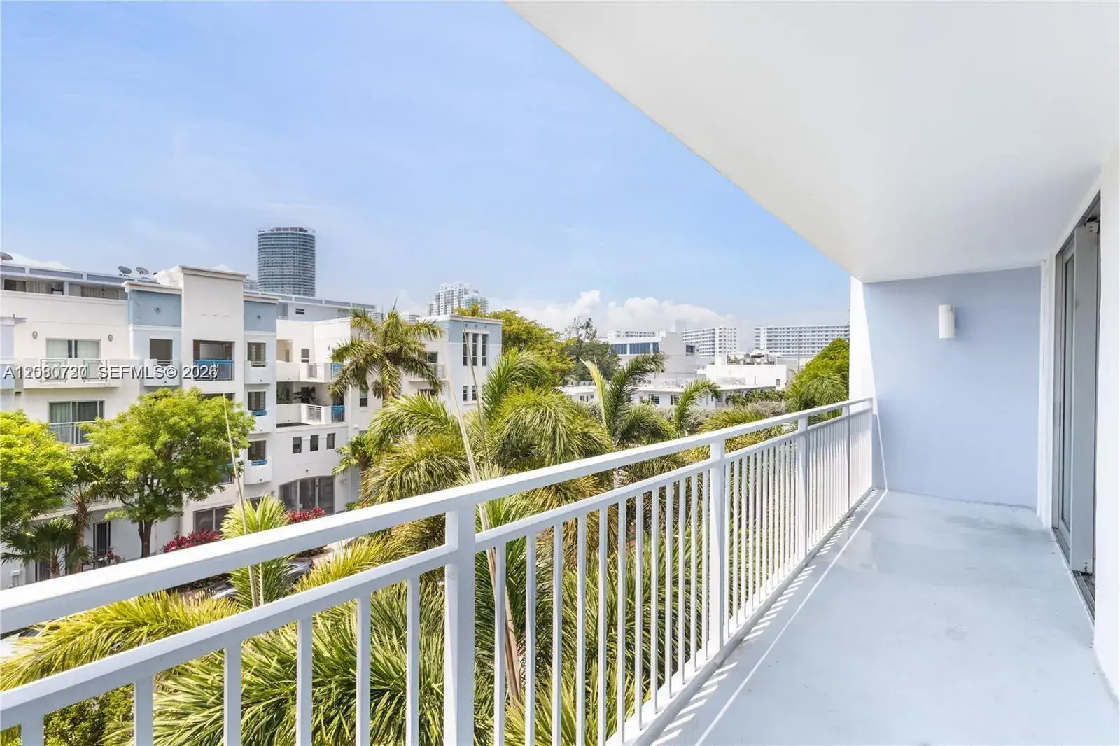 1 bedroom 1 bath Residential for sale at 1045 10th St # 402, Miami Beach FL 33139
