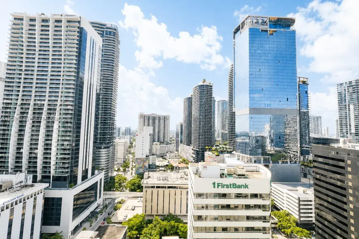 951 Brickell Ave # 2407, Miami FL 33131