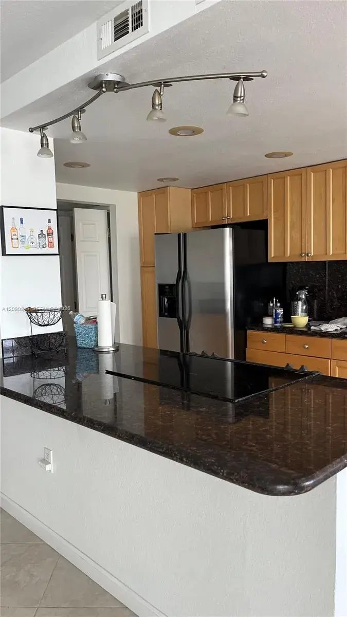 2 bedroom 2 bath Residential Lease for rent at 2751 S Ocean Dr # 406S, Hollywood FL 33019