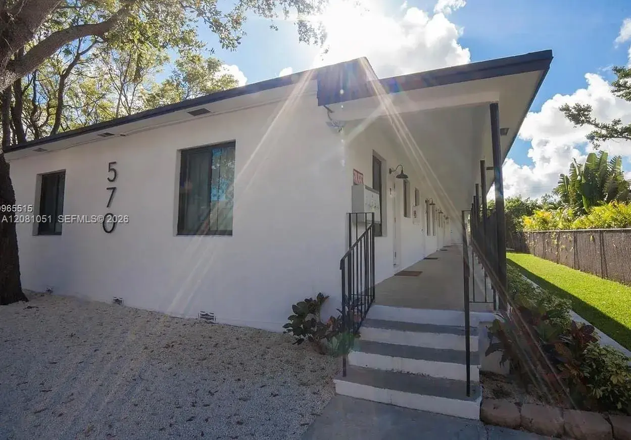570 NE 69th St # 5, Miami FL 33138