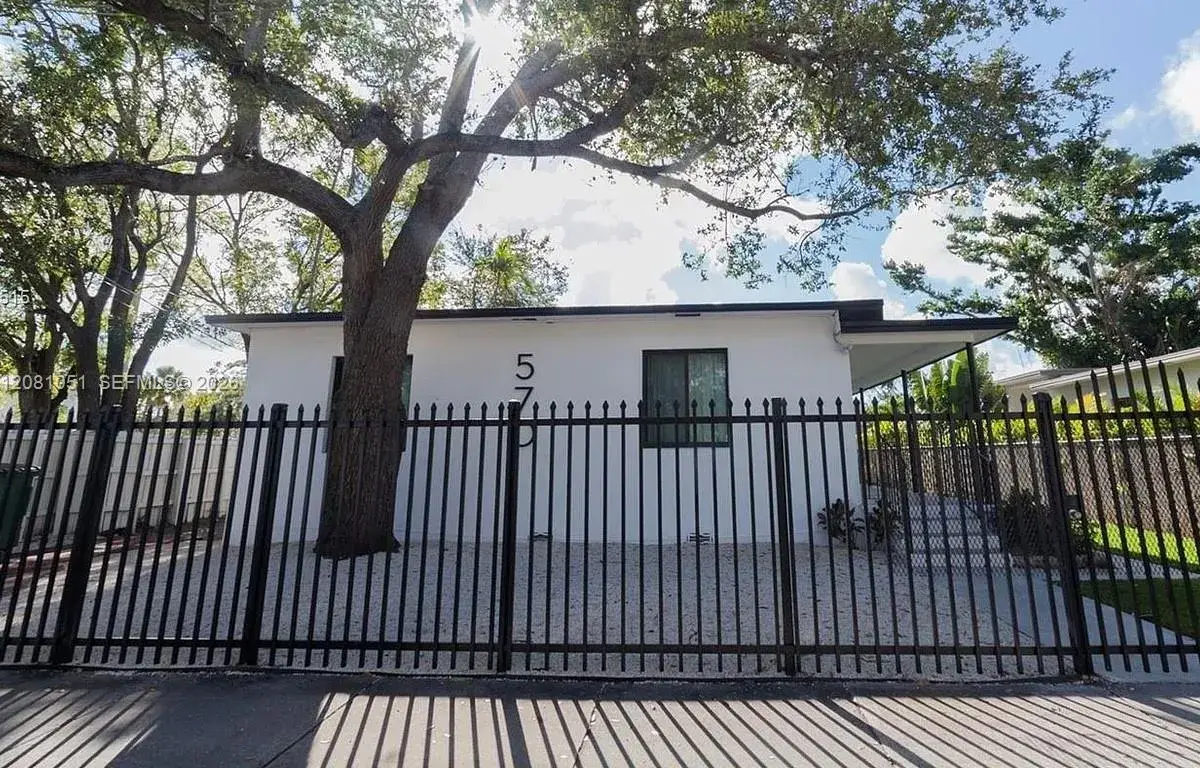 570 NE 69th St # 5, Miami FL 33138