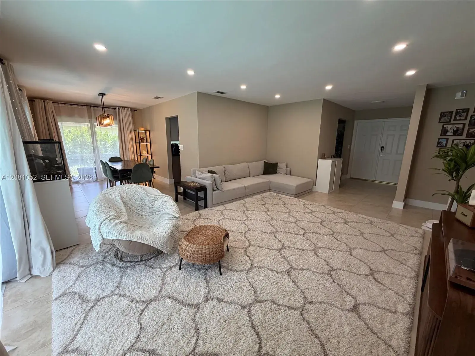 8203 NW 37th St, Coral Springs FL 33065