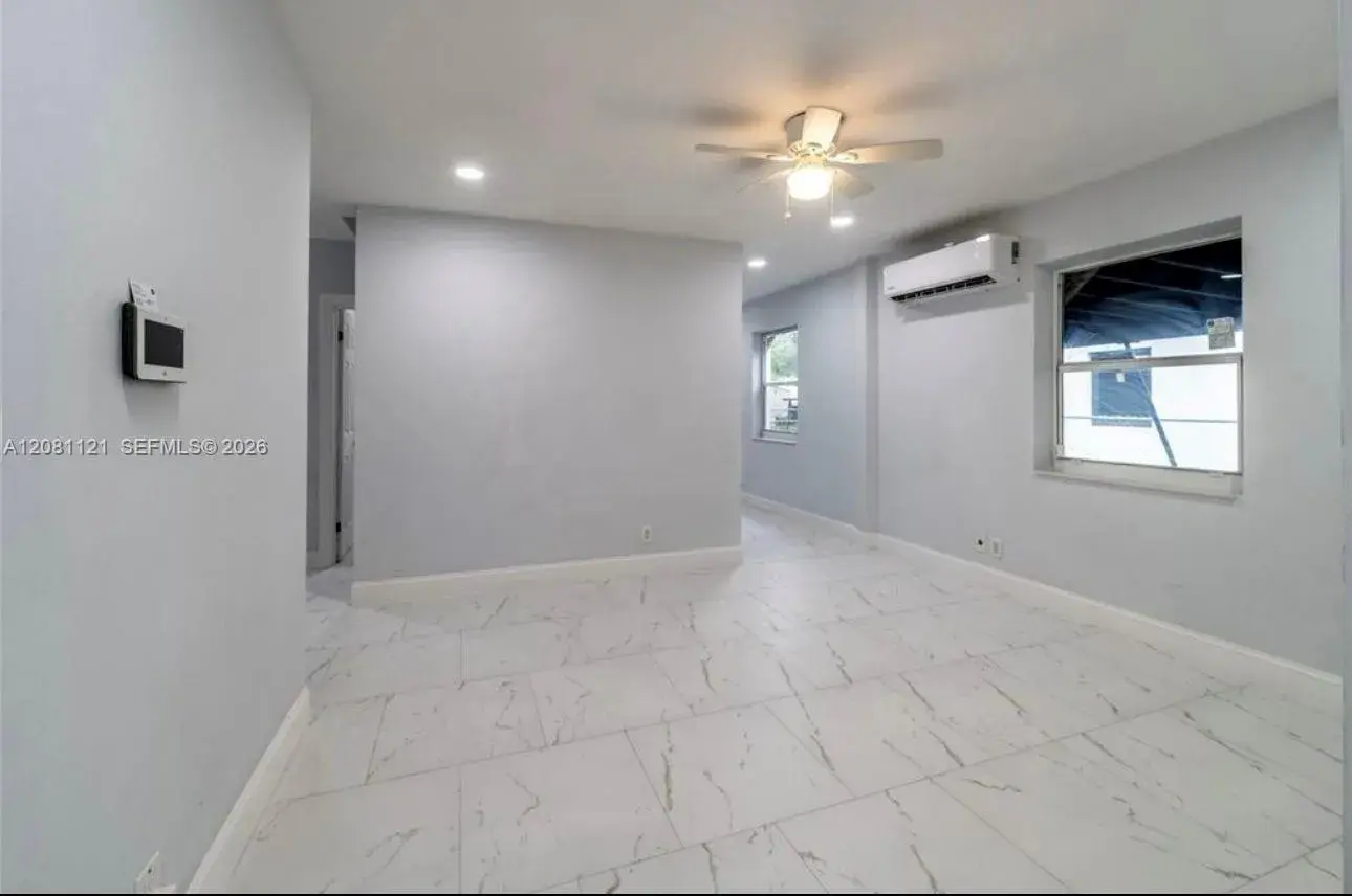 425 NW 14th Way, Fort Lauderdale FL 33311