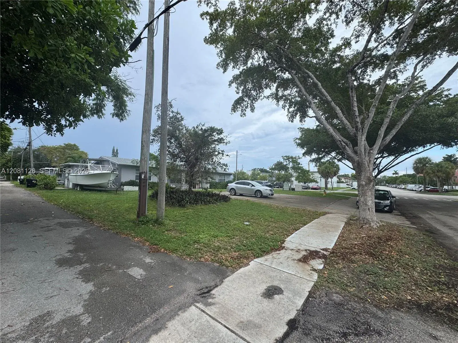 16900 NE 18th Ave, North Miami Beach FL 33162