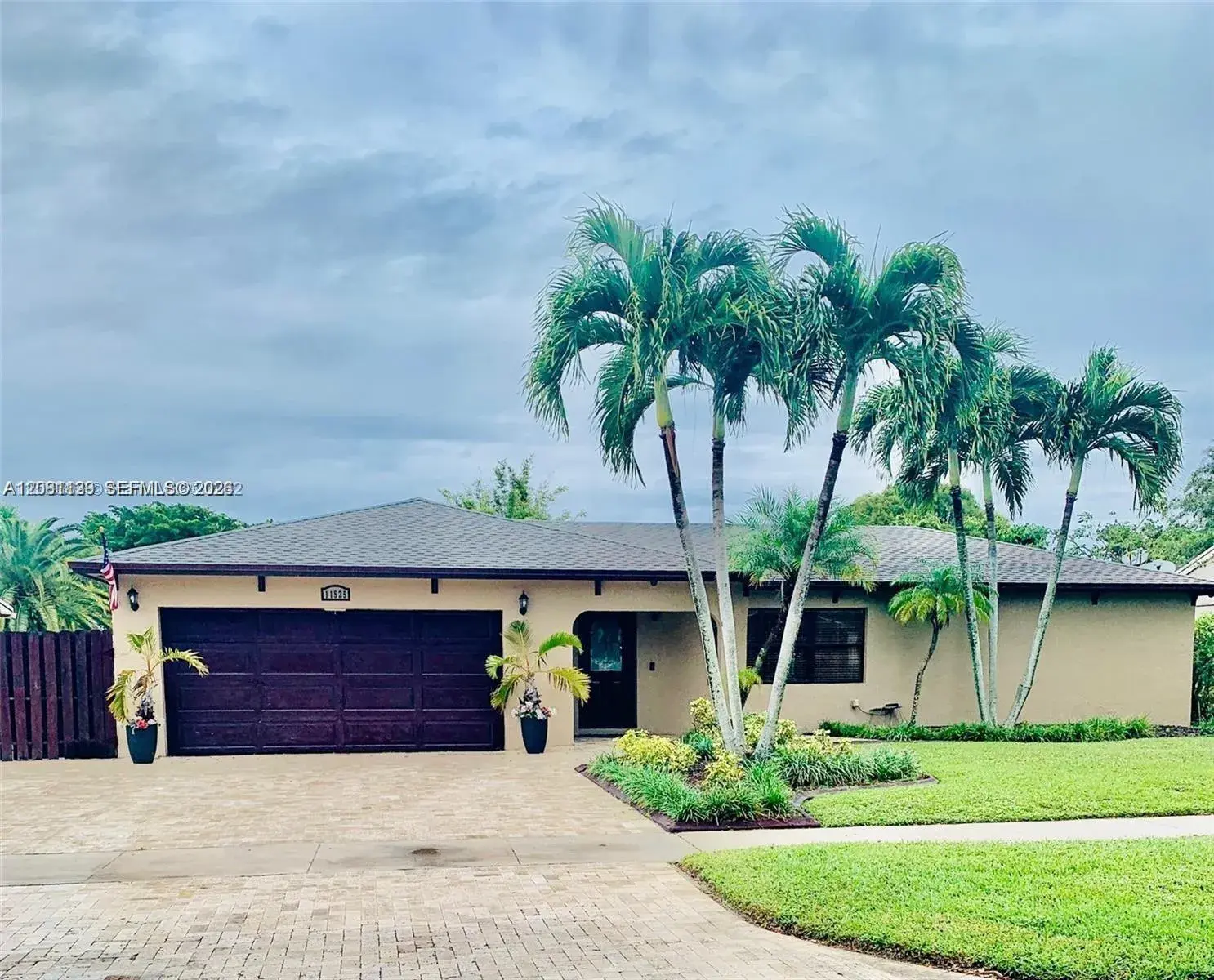 4 bedroom 2 bath Residential for sale at 11525 SW 54th St, Cooper City FL 33330