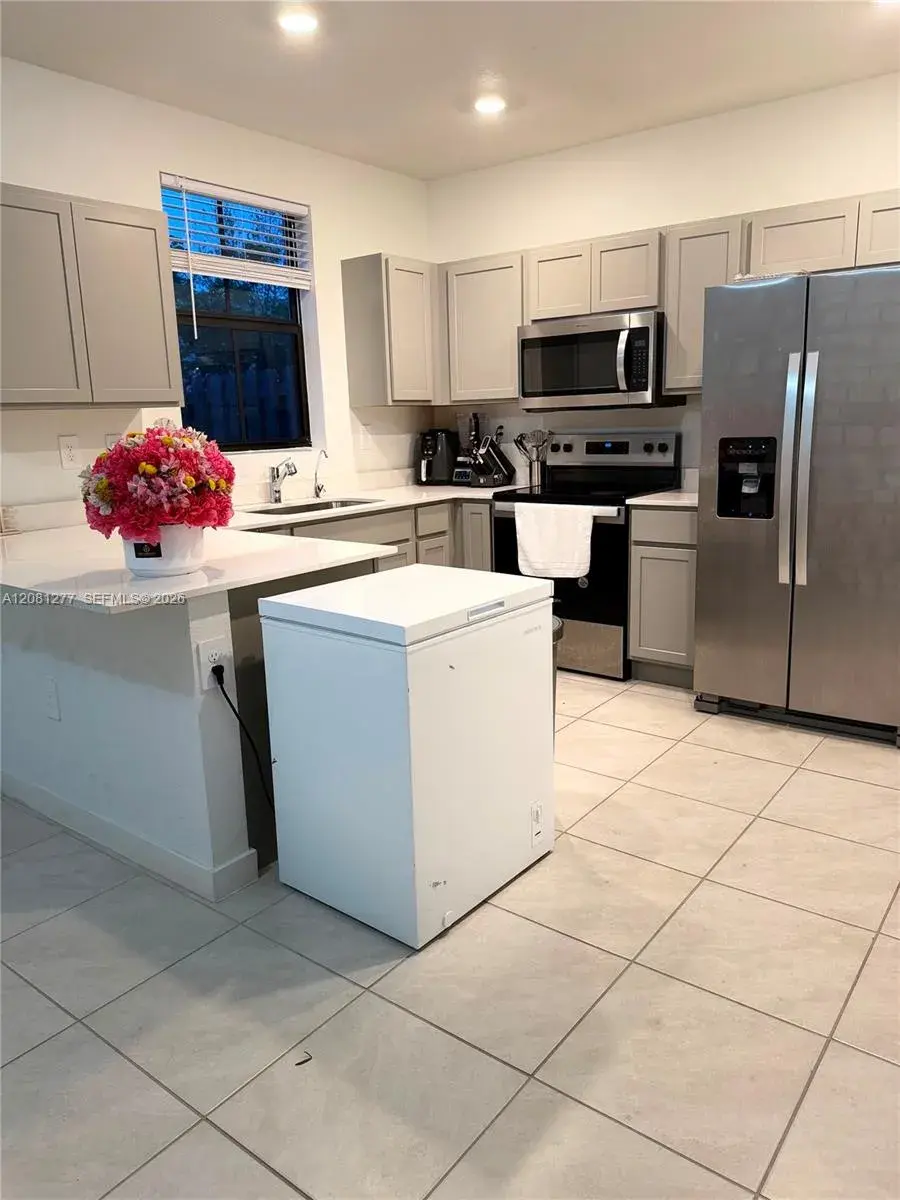 4 bedroom 3 bath Residential for sale at 1281 NE 3rd Ave, Florida City FL 33034
