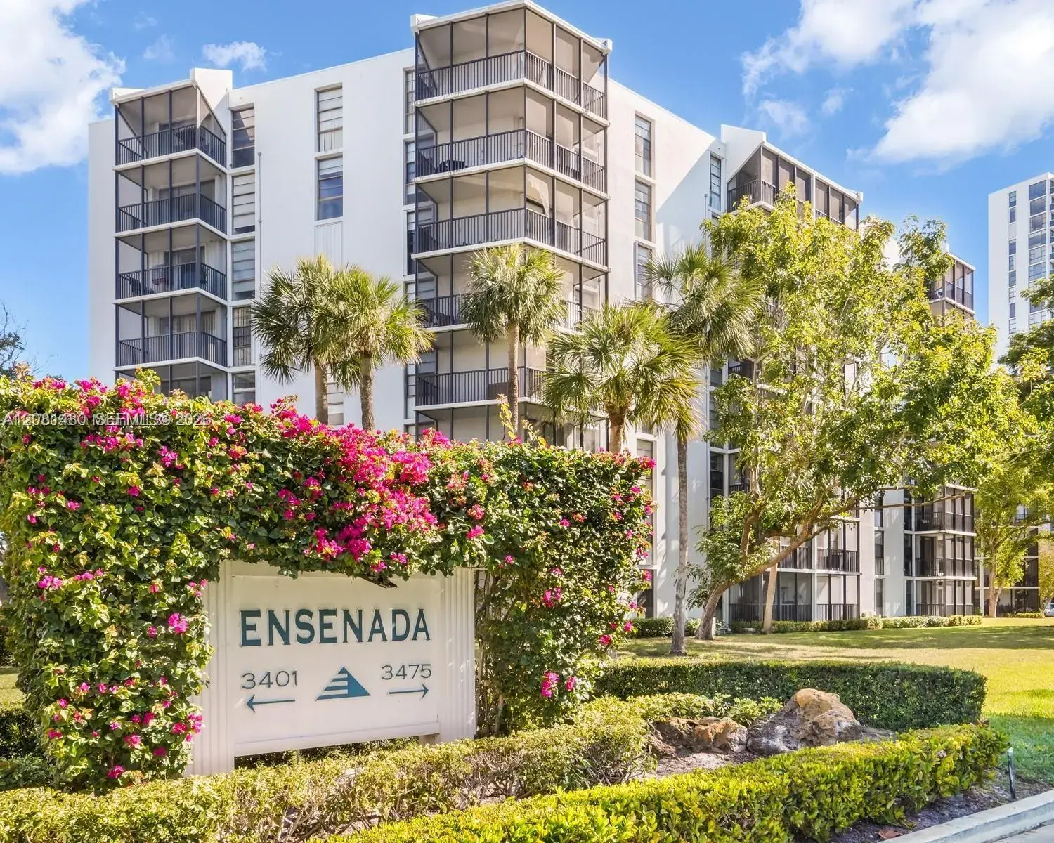 2 bedroom 2 bath Residential for sale at 3475 N Country Club Dr # 615, Aventura FL 33180