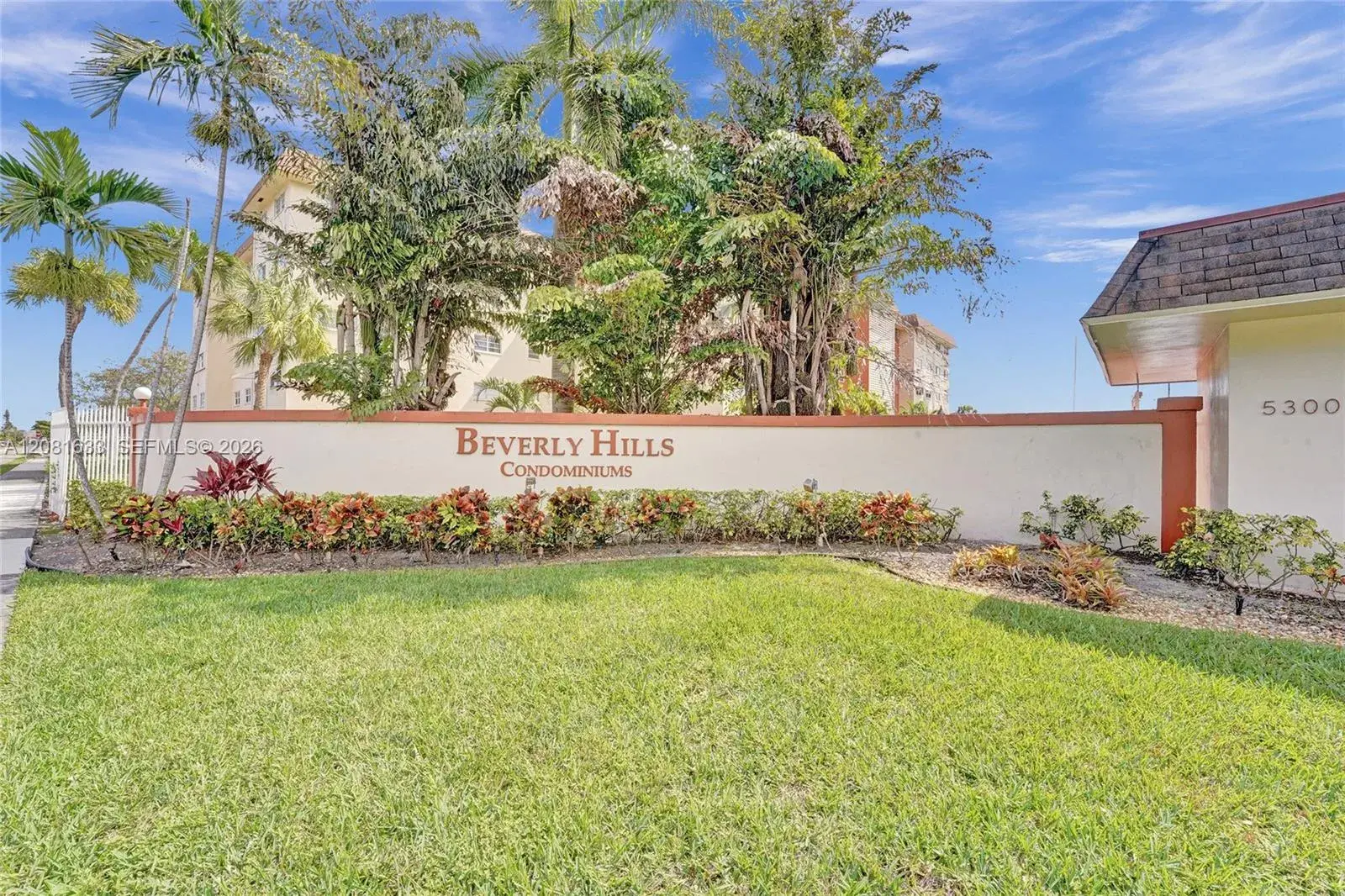 2 bedroom 2 bath Residential Lease for rent at 5300 Washington St # V308, Hollywood FL 33021
