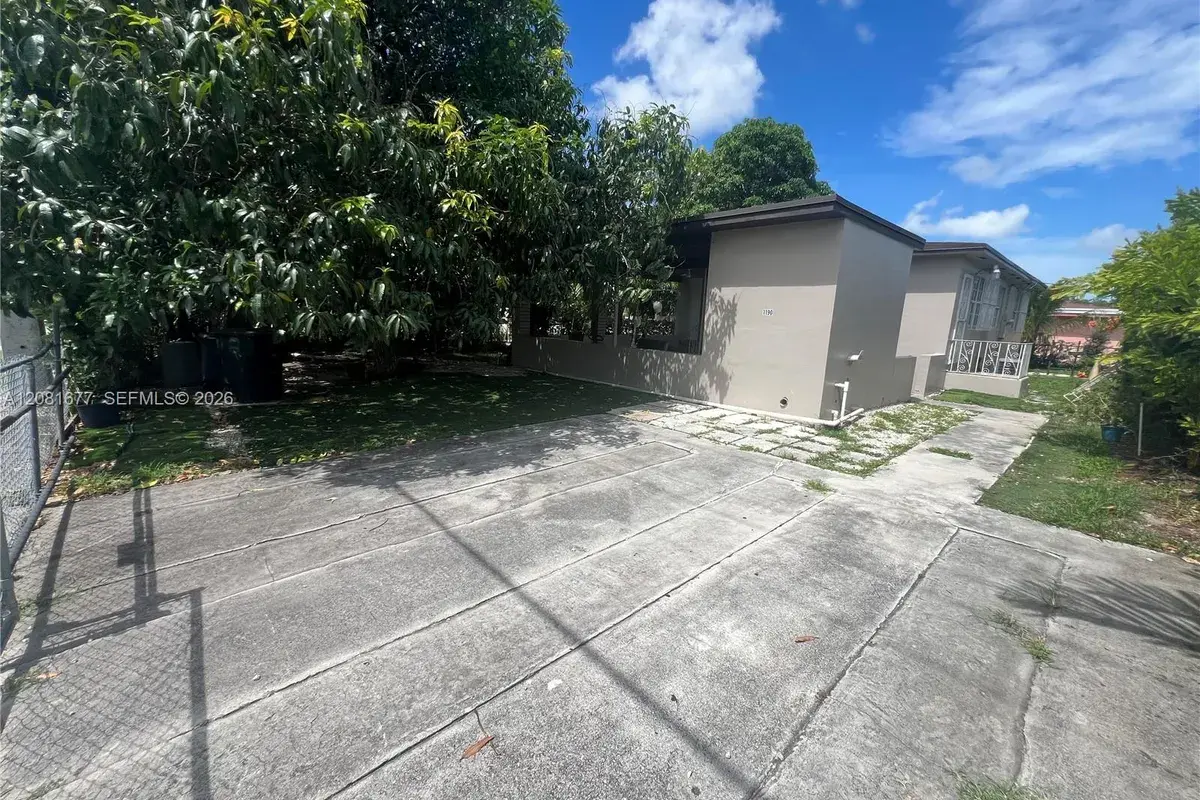 1190 NW 135th St, North Miami FL 33168