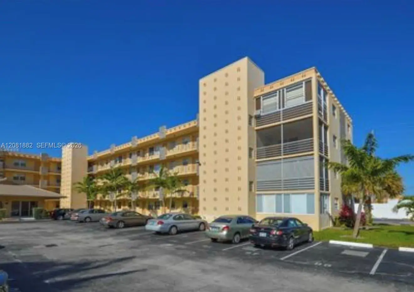 2 bedroom 1 bath Residential for sale at 2145 Pierce St # 223, Hollywood FL 33020