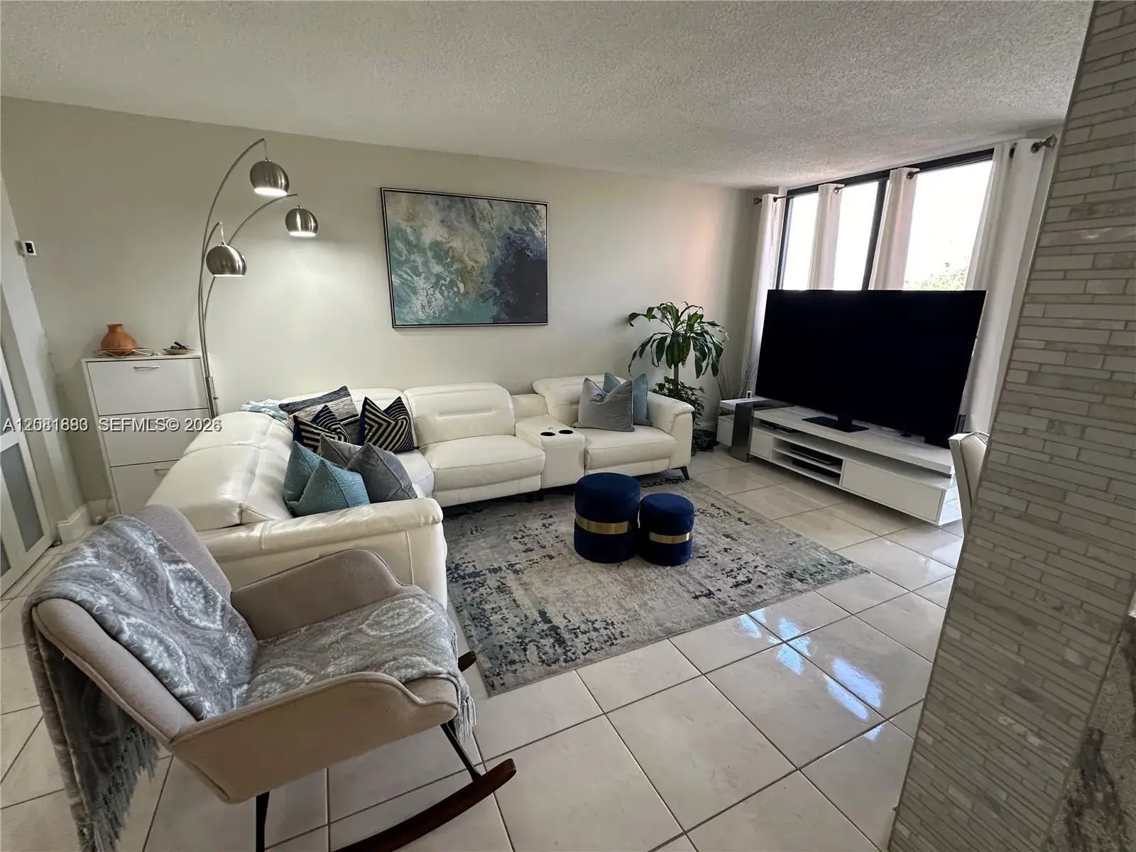 3 bedroom 2 bath Residential for sale at 9410 W Flagler St # 410, Miami FL 33174