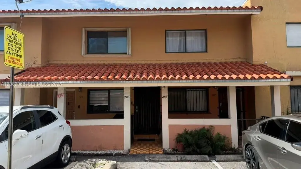 2 bedroom 2 bath Residential for sale at 2770 W 61st Pl # 204, Hialeah FL 33016