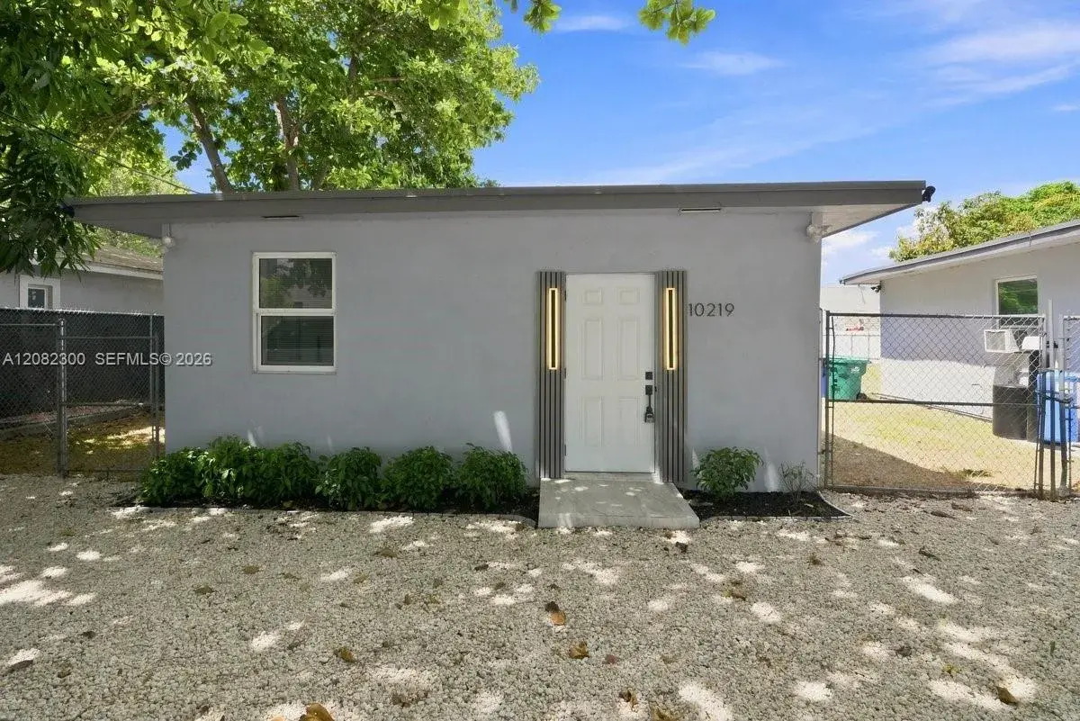 2 bedroom 1 bath Residential for sale at 10219 SW 184th St, Cutler Bay FL 33157