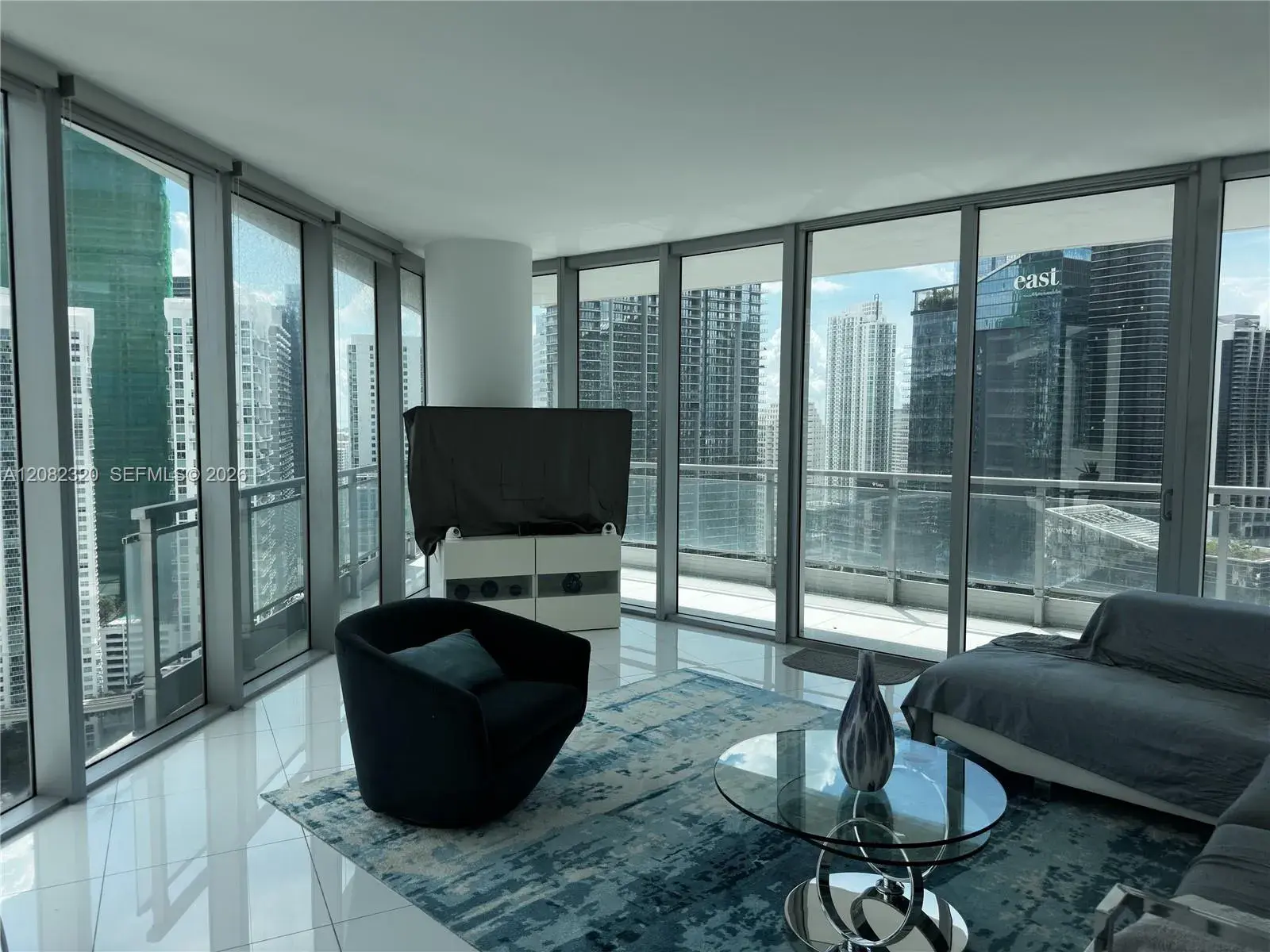 92 SW 3rd St # 3501, Miami FL 33130
