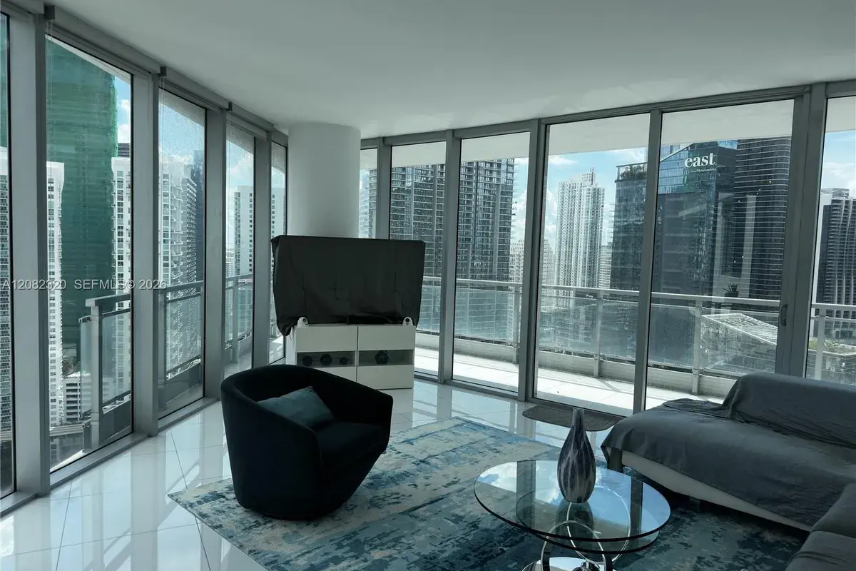 92 SW 3rd St # 3501, Miami FL 33130