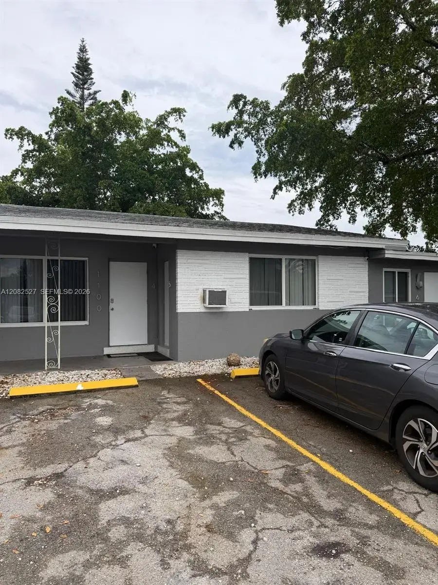 1 bedroom 1 bath Residential Lease for rent at 1100 NE 18th Ct # 8, Fort Lauderdale FL 33305