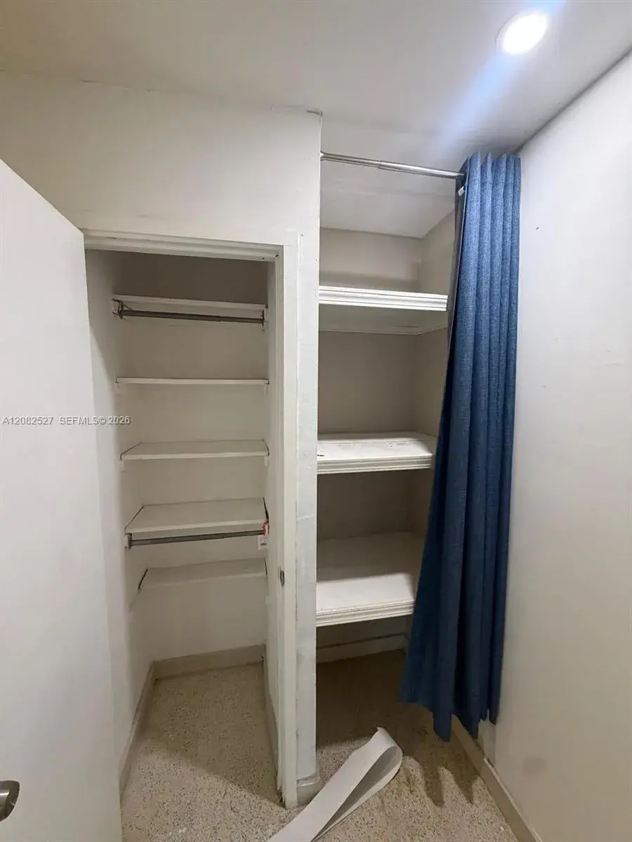 1100 NE 18th Ct # 8, Fort Lauderdale FL 33305