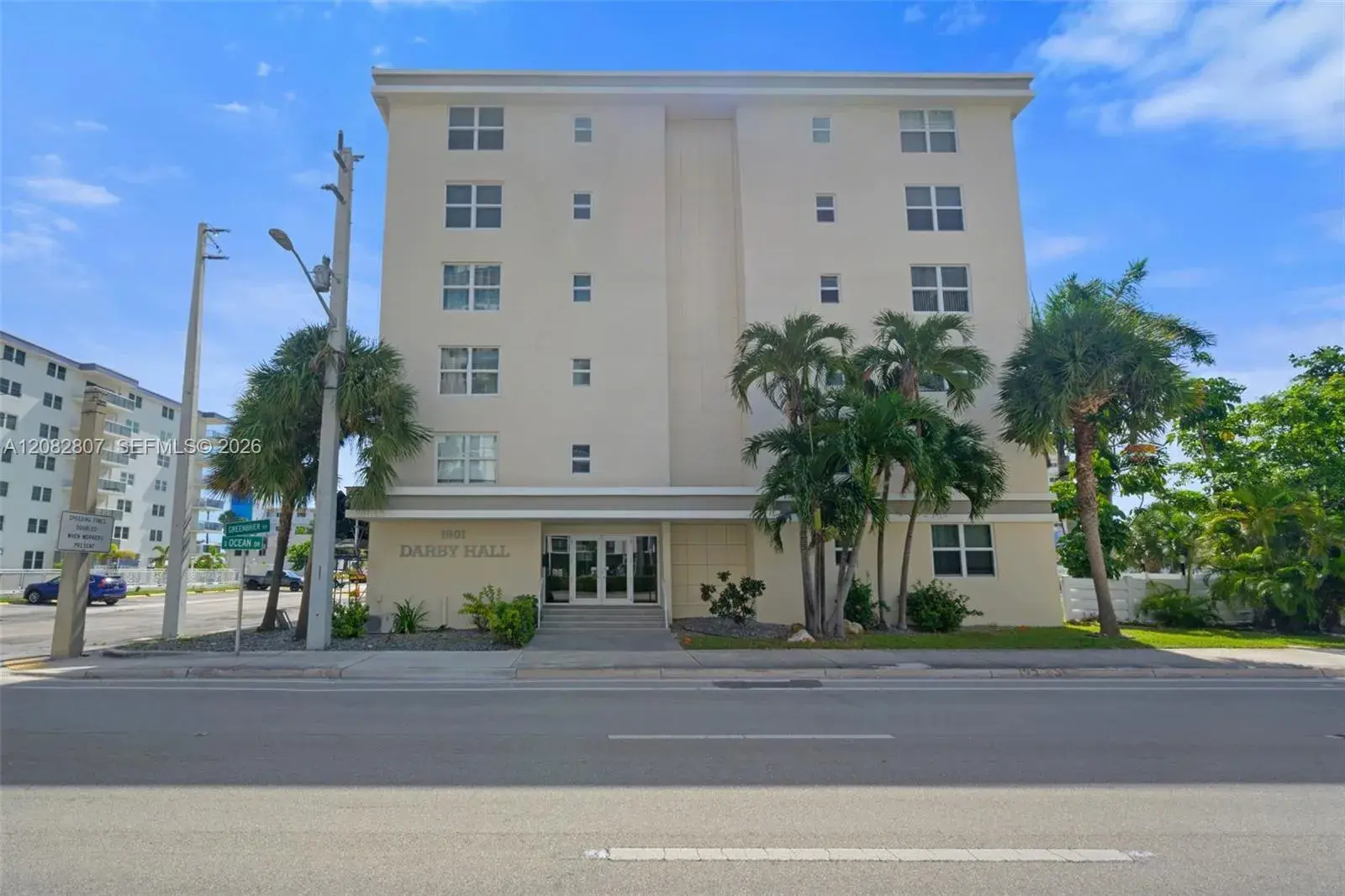 1 bedroom 1 bath Residential for sale at 1901 S Ocean Dr # 303, Hollywood FL 33019