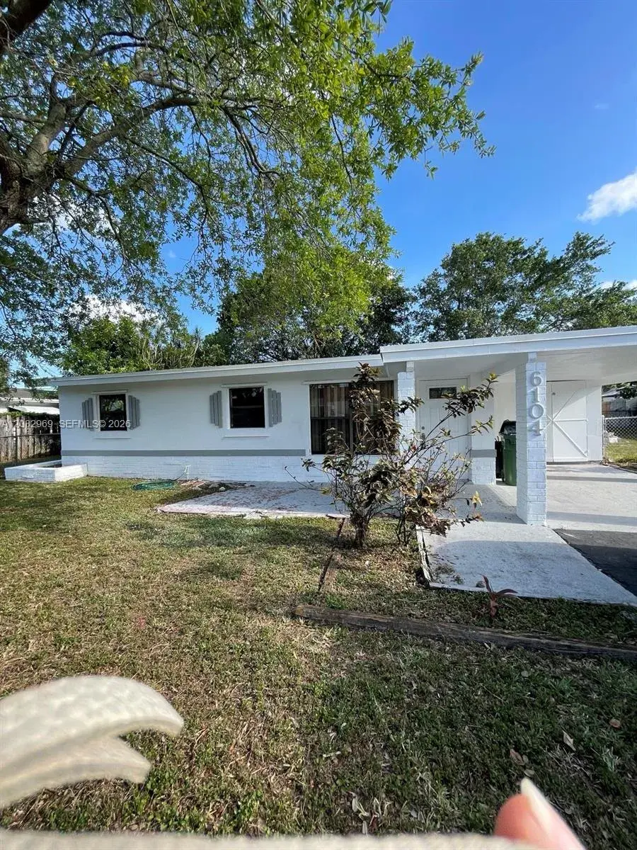 4 bedroom 1 bath Residential for sale at 6104 NW 10th St, Margate FL 33063